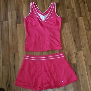 Nike Dri Fit 2 PC skirt and tank set size Large